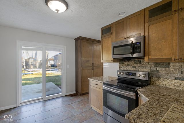 1536 Rolling Ridge Drive, Noblesville, IN 46060