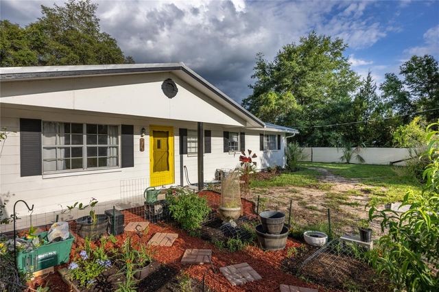 7803 SE US HIGHWAY 301, Hawthorne, FL 32640