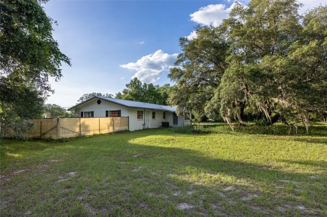 7803 SE US HIGHWAY 301, Hawthorne, FL 32640