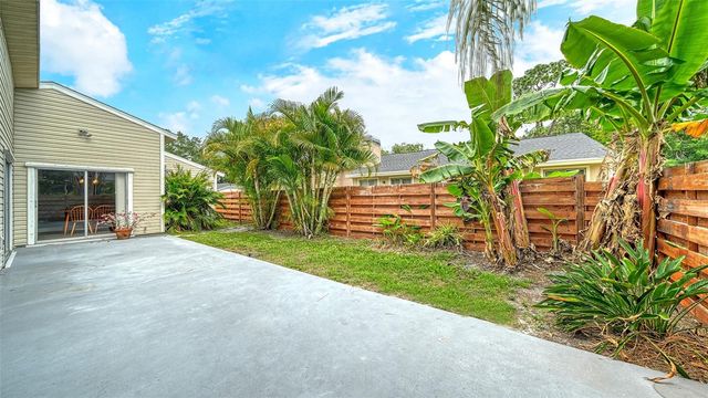 361 BEARDED OAKS CIRCLE, Sarasota, FL 34232