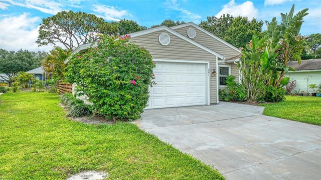 361 BEARDED OAKS CIRCLE, Sarasota, FL 34232
