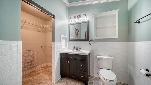 361 BEARDED OAKS CIRCLE, Sarasota, FL 34232