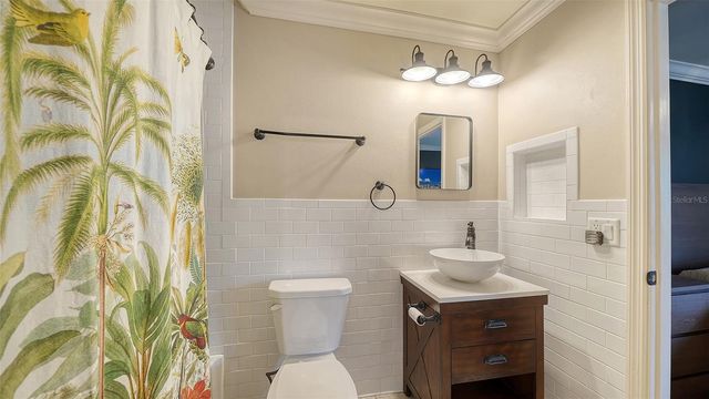 361 BEARDED OAKS CIRCLE, Sarasota, FL 34232