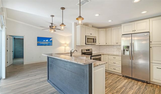 361 BEARDED OAKS CIRCLE, Sarasota, FL 34232