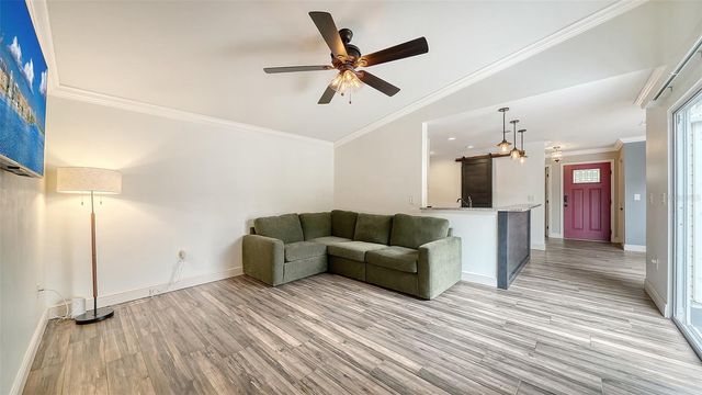 361 BEARDED OAKS CIRCLE, Sarasota, FL 34232