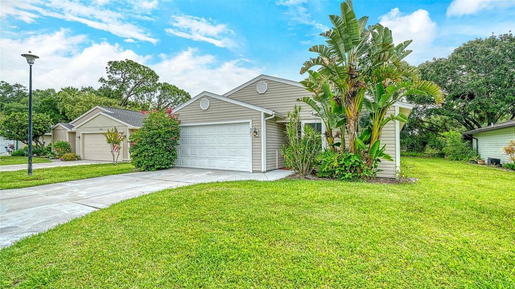 361 BEARDED OAKS CIRCLE, Sarasota, FL 34232