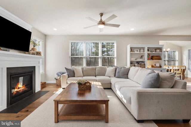 2408 DIAMOND ST, Sellersville, PA 18960