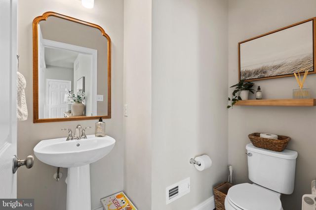 2408 DIAMOND ST, Sellersville, PA 18960