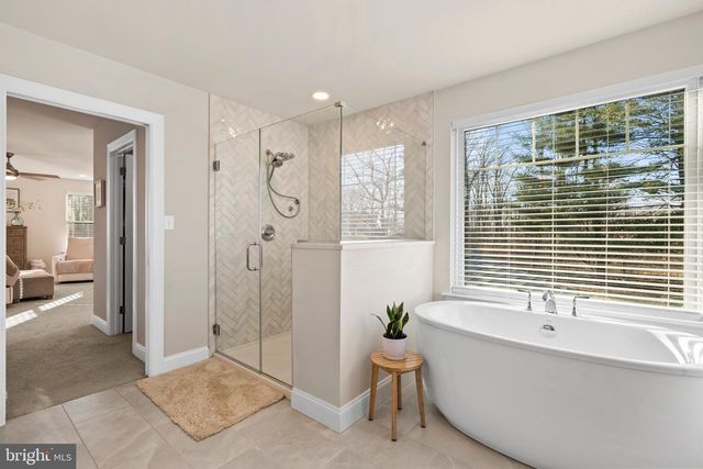 2408 DIAMOND ST, Sellersville, PA 18960