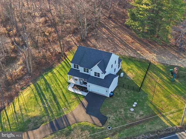 2408 DIAMOND ST, Sellersville, PA 18960