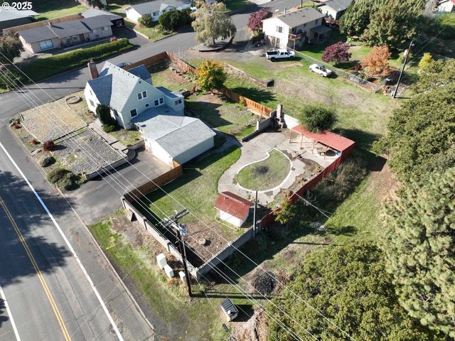 4233 CHENOWETH Rd, The Dalles, OR 97058