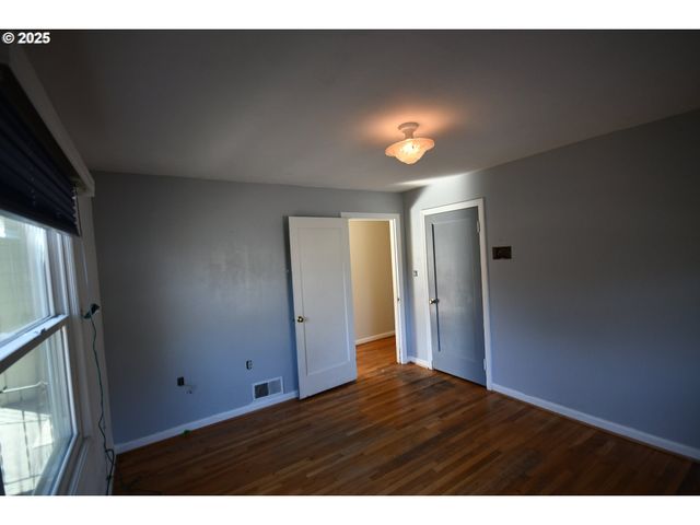 4233 CHENOWETH Rd, The Dalles, OR 97058