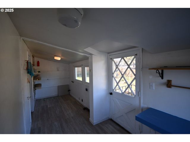 4233 CHENOWETH Rd, The Dalles, OR 97058