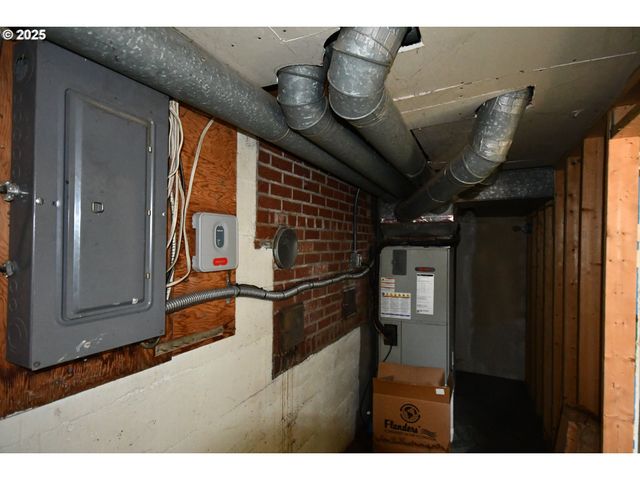 4233 CHENOWETH Rd, The Dalles, OR 97058