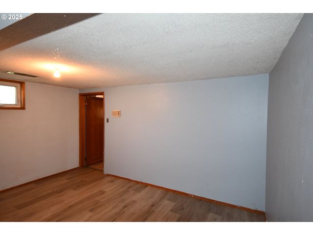 4233 CHENOWETH Rd, The Dalles, OR 97058