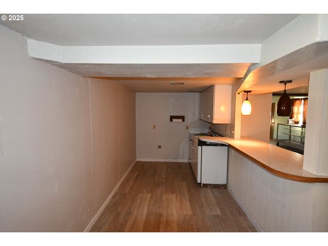 4233 CHENOWETH Rd, The Dalles, OR 97058