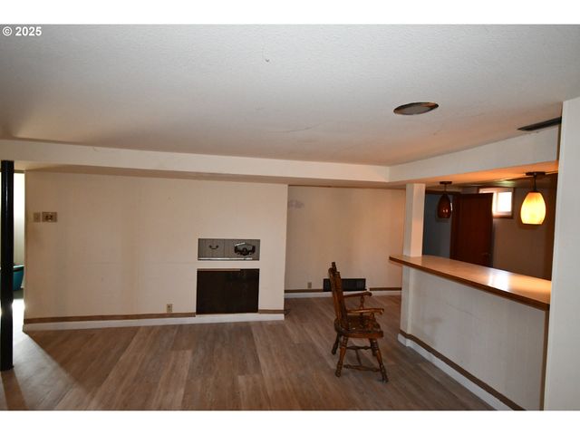 4233 CHENOWETH Rd, The Dalles, OR 97058