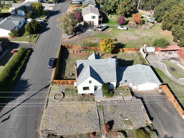 4233 CHENOWETH Rd, The Dalles, OR 97058