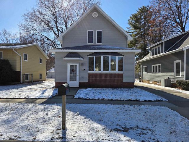 461 E Haseltine Street, Richland Center, WI 53581