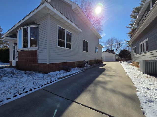 461 E Haseltine Street, Richland Center, WI 53581