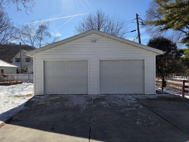 461 E Haseltine Street, Richland Center, WI 53581