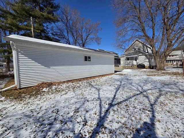 461 E Haseltine Street, Richland Center, WI 53581