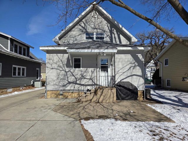 461 E Haseltine Street, Richland Center, WI 53581