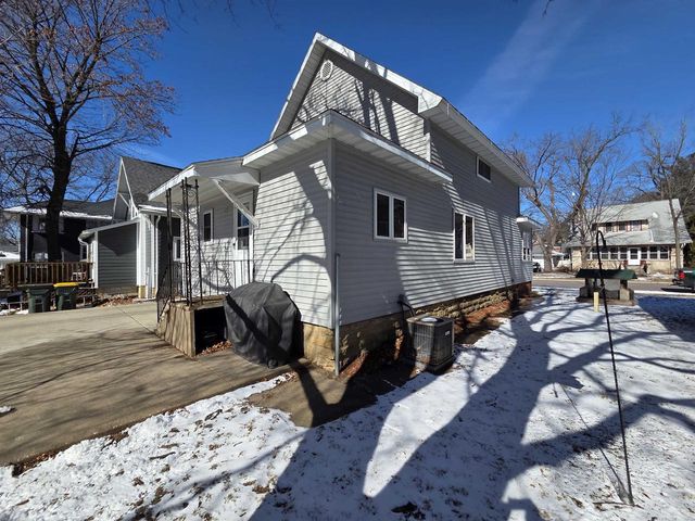 461 E Haseltine Street, Richland Center, WI 53581