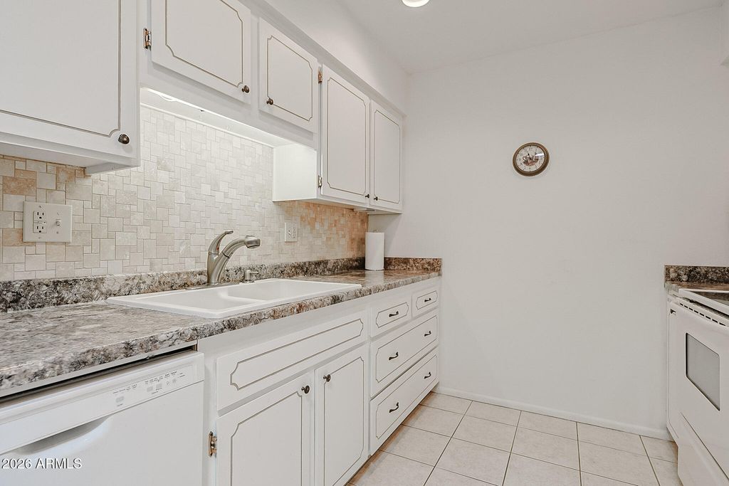 10025 W FORRESTER Drive, Sun City, AZ 85351 — photo 2