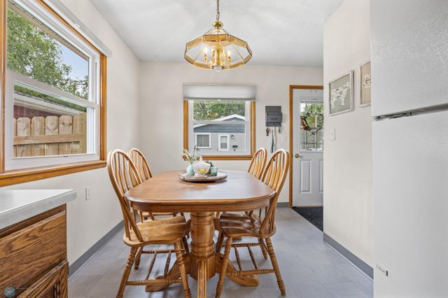 426 3rd Avenue E, West Fargo, ND 58078