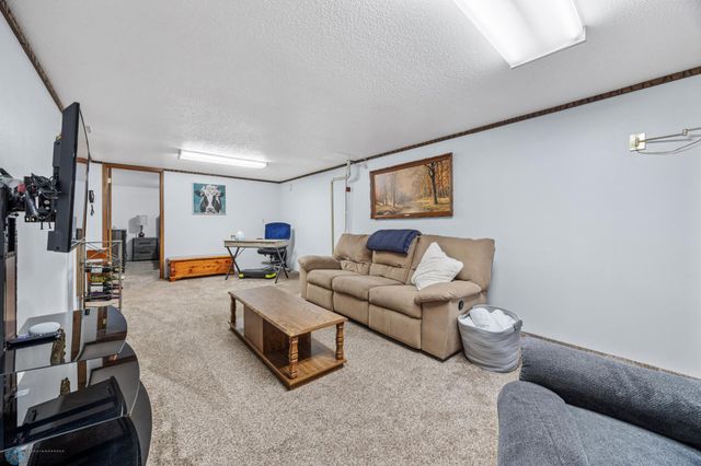 426 3rd Avenue E, West Fargo, ND 58078