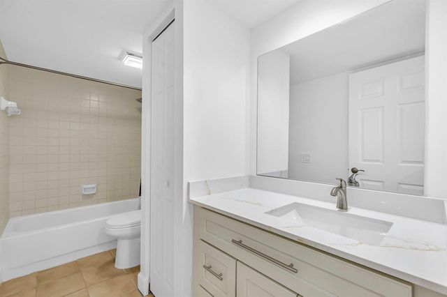 3885 Louis Drive 1203, Lake Worth, FL 33461
