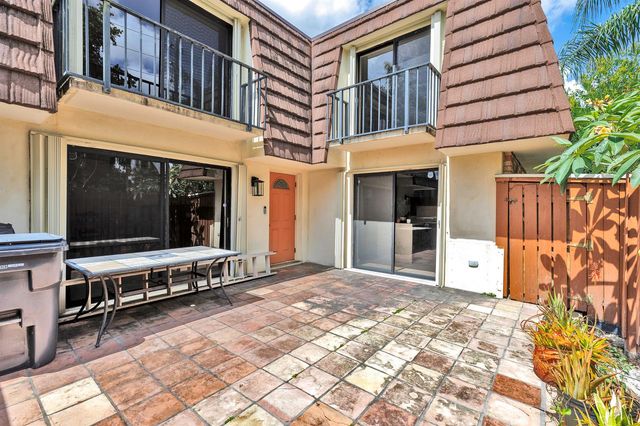 3885 Louis Drive 1203, Lake Worth, FL 33461