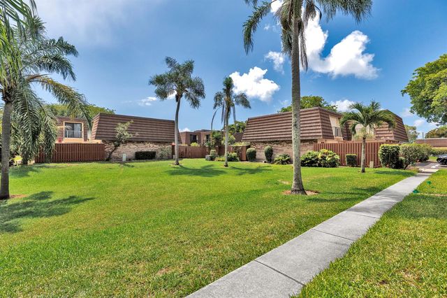 3885 Louis Drive 1203, Lake Worth, FL 33461