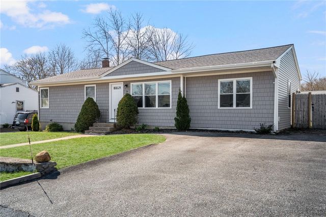 26 Lorraine Avenue, Coventry, RI 02816