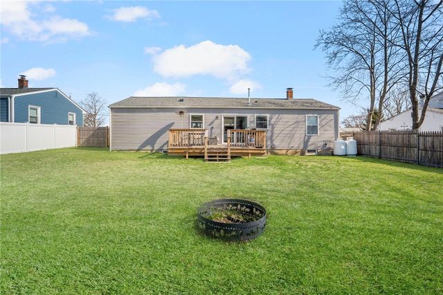 26 Lorraine Avenue, Coventry, RI 02816