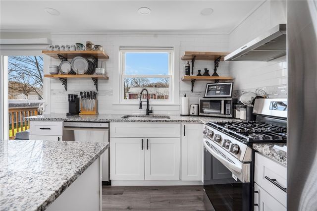 26 Lorraine Avenue, Coventry, RI 02816