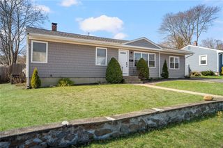 26 Lorraine Avenue, Coventry, RI 02816