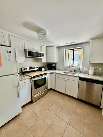 43 Folly Field Rd Apt 42, Hilton Head Island, SC 29928