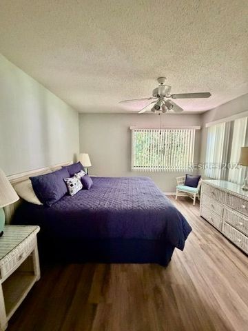 43 Folly Field Rd Apt 42, Hilton Head Island, SC 29928