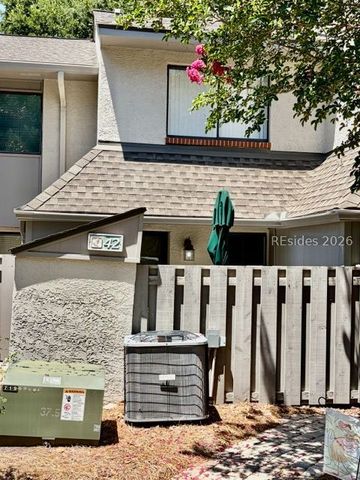 43 Folly Field Rd Apt 42, Hilton Head Island, SC 29928