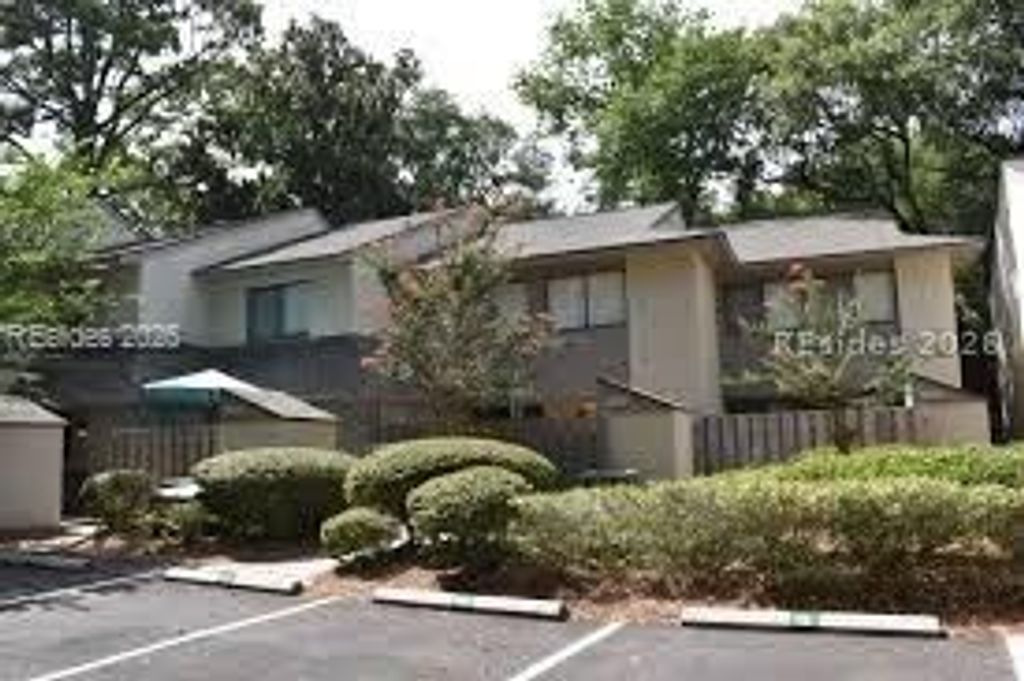 43 Folly Field Rd Apt 42, Hilton Head Island, SC 29928