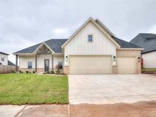 8633 Beechgrove Drive, Arcadia, OK 73077