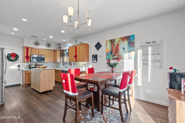 2756 Garnet Lane, Lancaster, CA 93535