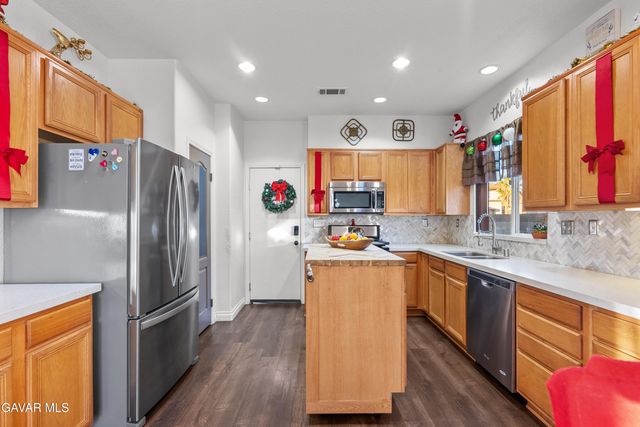 2756 Garnet Lane, Lancaster, CA 93535