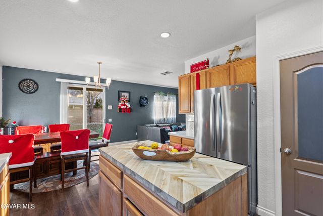 2756 Garnet Lane, Lancaster, CA 93535