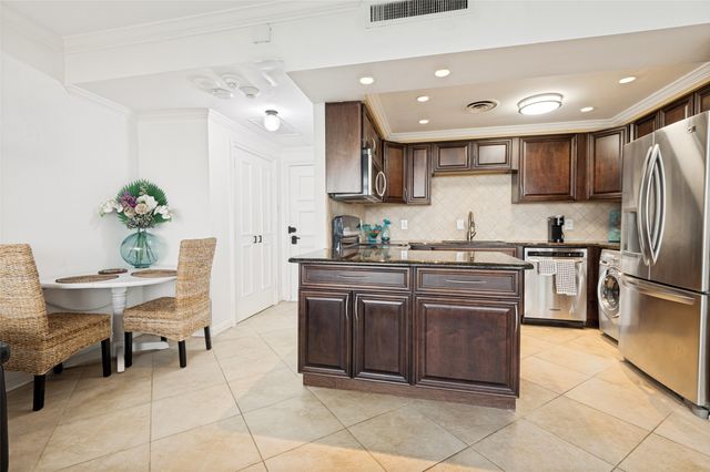 6211 W Northwest Highway 803, Dallas, TX 75225