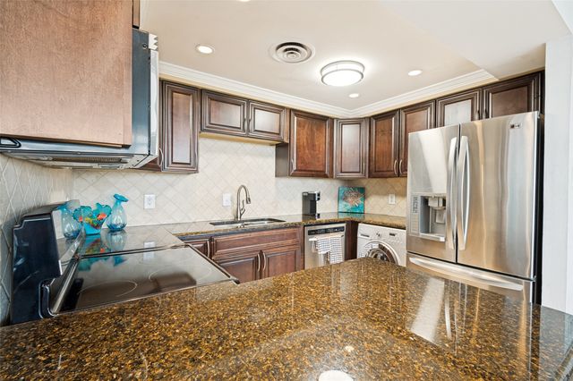 6211 W Northwest Highway 803, Dallas, TX 75225
