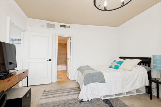 6211 W Northwest Highway 803, Dallas, TX 75225