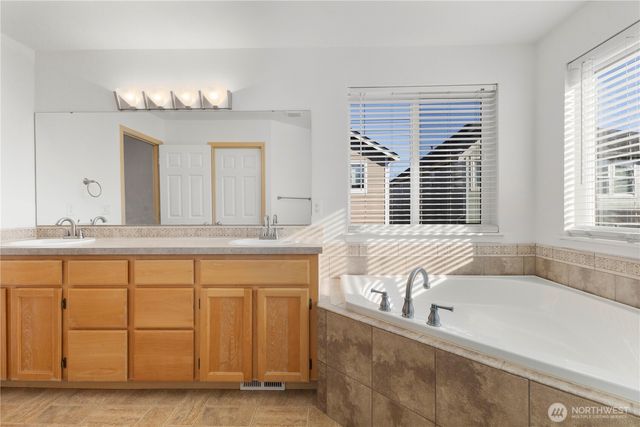 15427 84th Avenue E, Puyallup, WA 98375